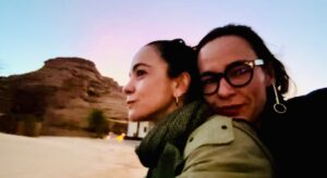 Alice Braga Instagram - Quanta alegria e amor.
Voe alto e bonito meu amor. 
@renatabra 
🫀