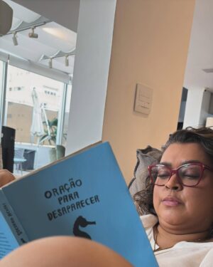 Alice Carvalho Instagram - como fênix, como joana camelo, como @pretagil. 🕊️🤍 

vim visitar e filar a boia de minha amiga querida, leonina do coraçao, q ta mais deslumbrante y odara do que nunca! muita beleza y grandeza, como boa filha de Osun. 🤍