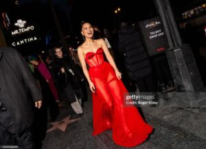 Alicia Hannah Instagram - cobra kai never dies❤️❤️❤️❤️ 

premiere look
styled by @benjaminholtrop 
makeup @karayoshimotobua 
hair @yumabastet 
style assist @emilykejohnson
​gown - @coral_castillo
jewelry - @kylechandesign @stephaniegottlieb
shoes - @charleskeithofficial