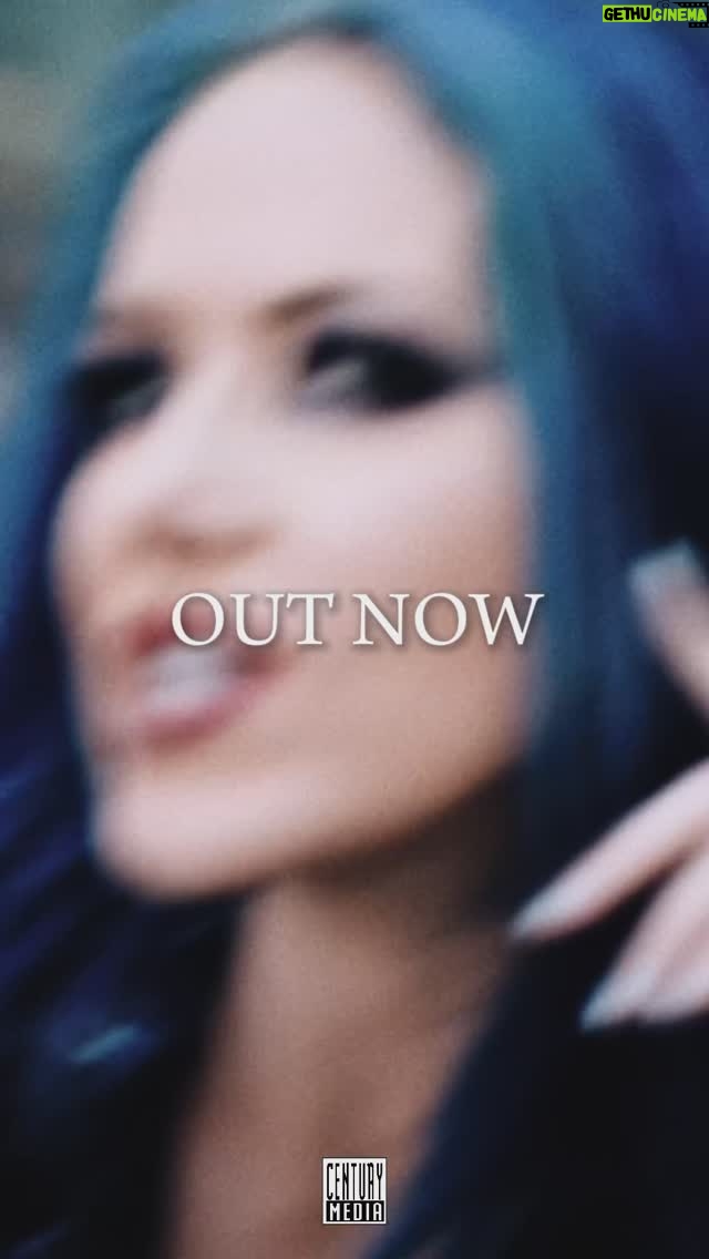Alissa White-Gluz - 10.3K Likes - P A P E R T I G E R
Out now! Go watch the video! (Check my stories) 📜🐅
💪