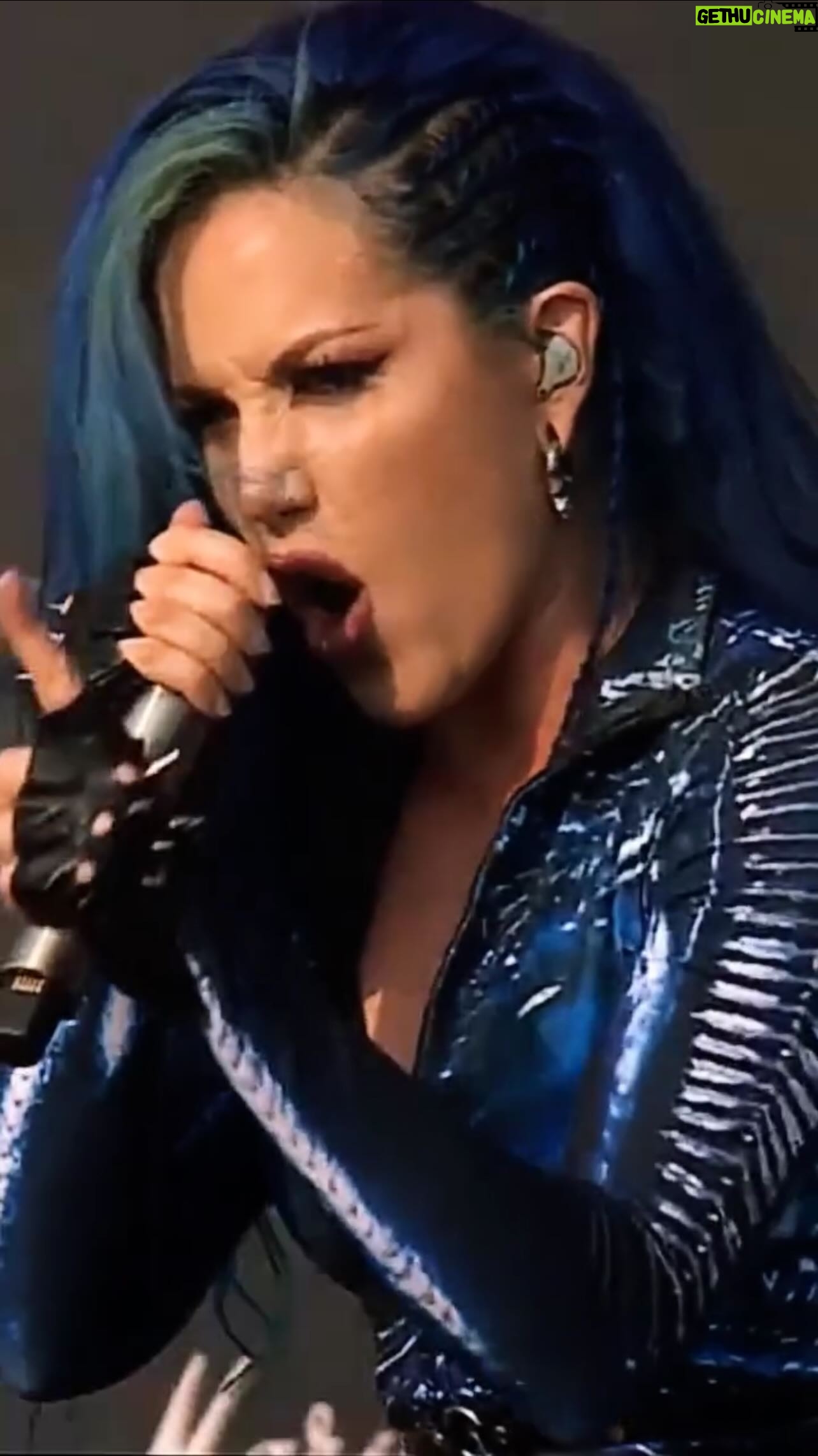 Alissa White-Gluz - 15.3K Likes - Némésis
Grasp 2023
🤘