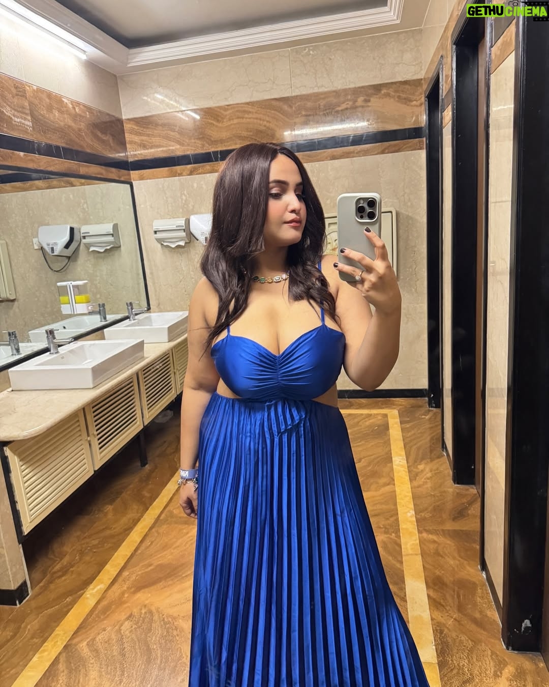 Aliya Naaz - 6.8K Likes - Heyyy 💙