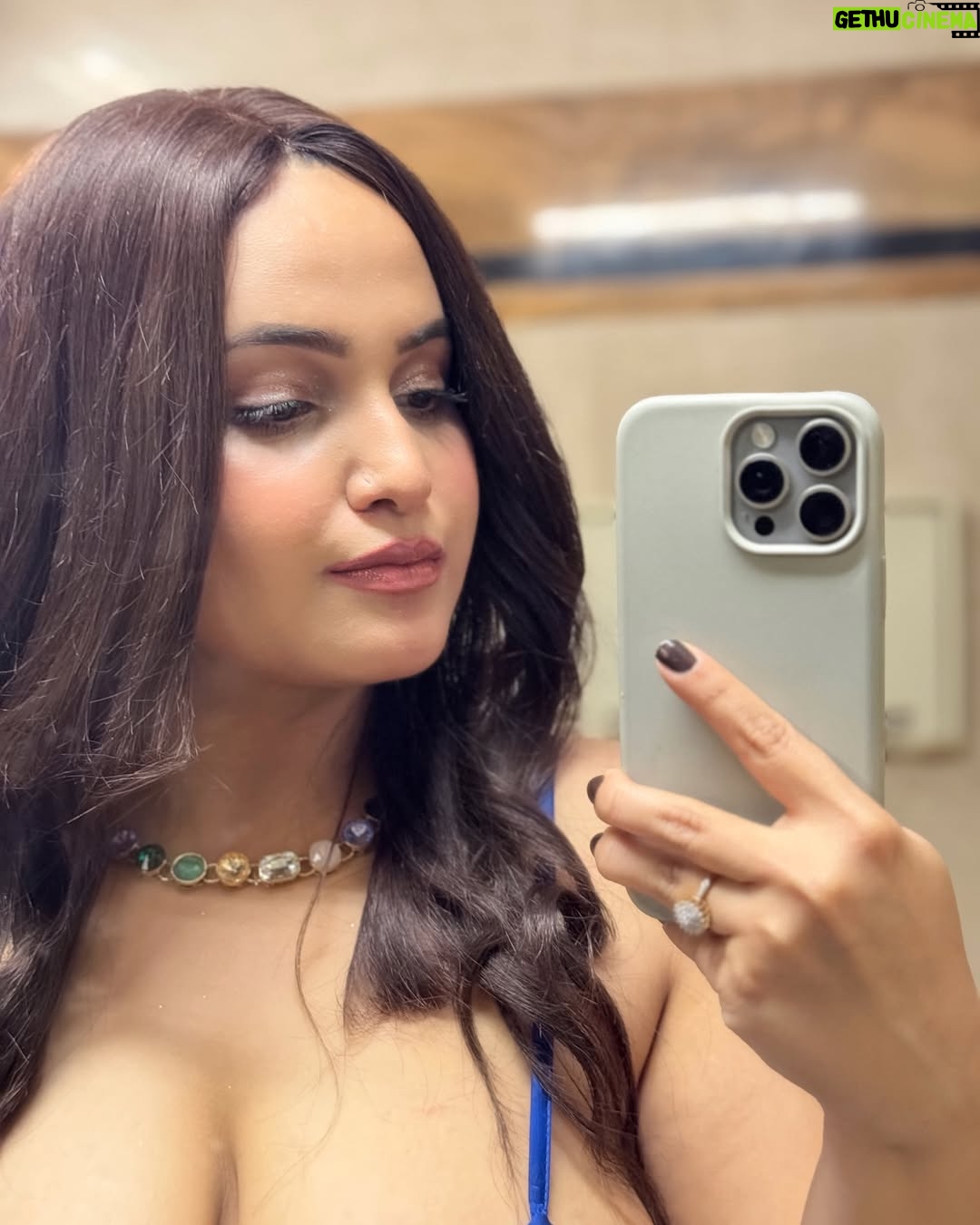 Aliya Naaz - 6.8K Likes - Heyyy 💙