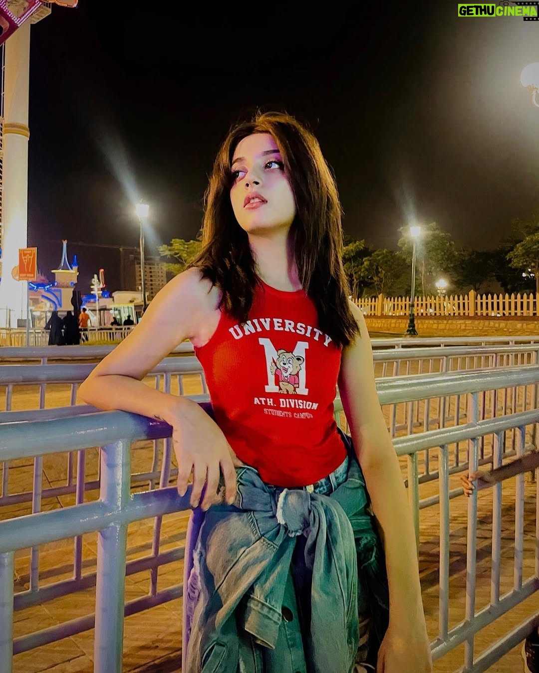 Alizeh Shah - 88.2K Likes - 🎸