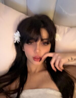 Alizeh Shah Instagram - 🦢
