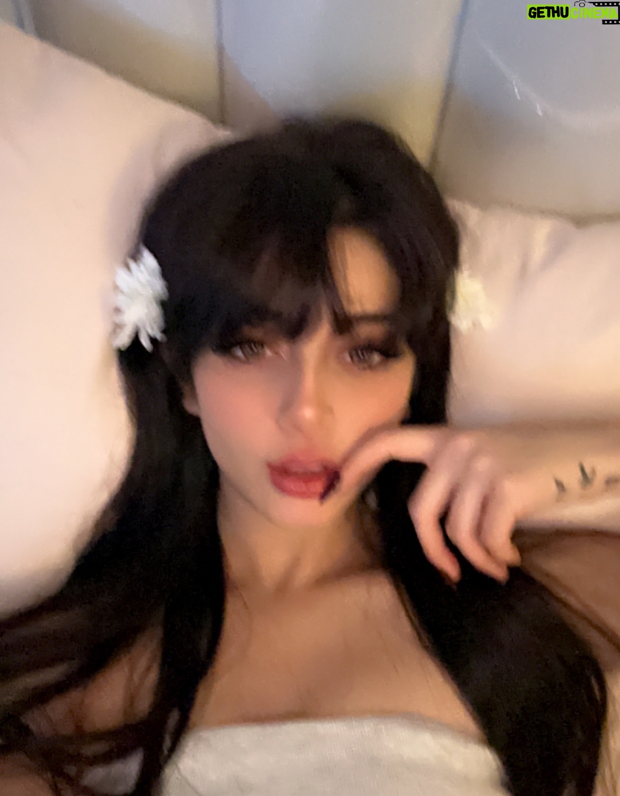 Alizeh Shah - 43K Likes - 🦢