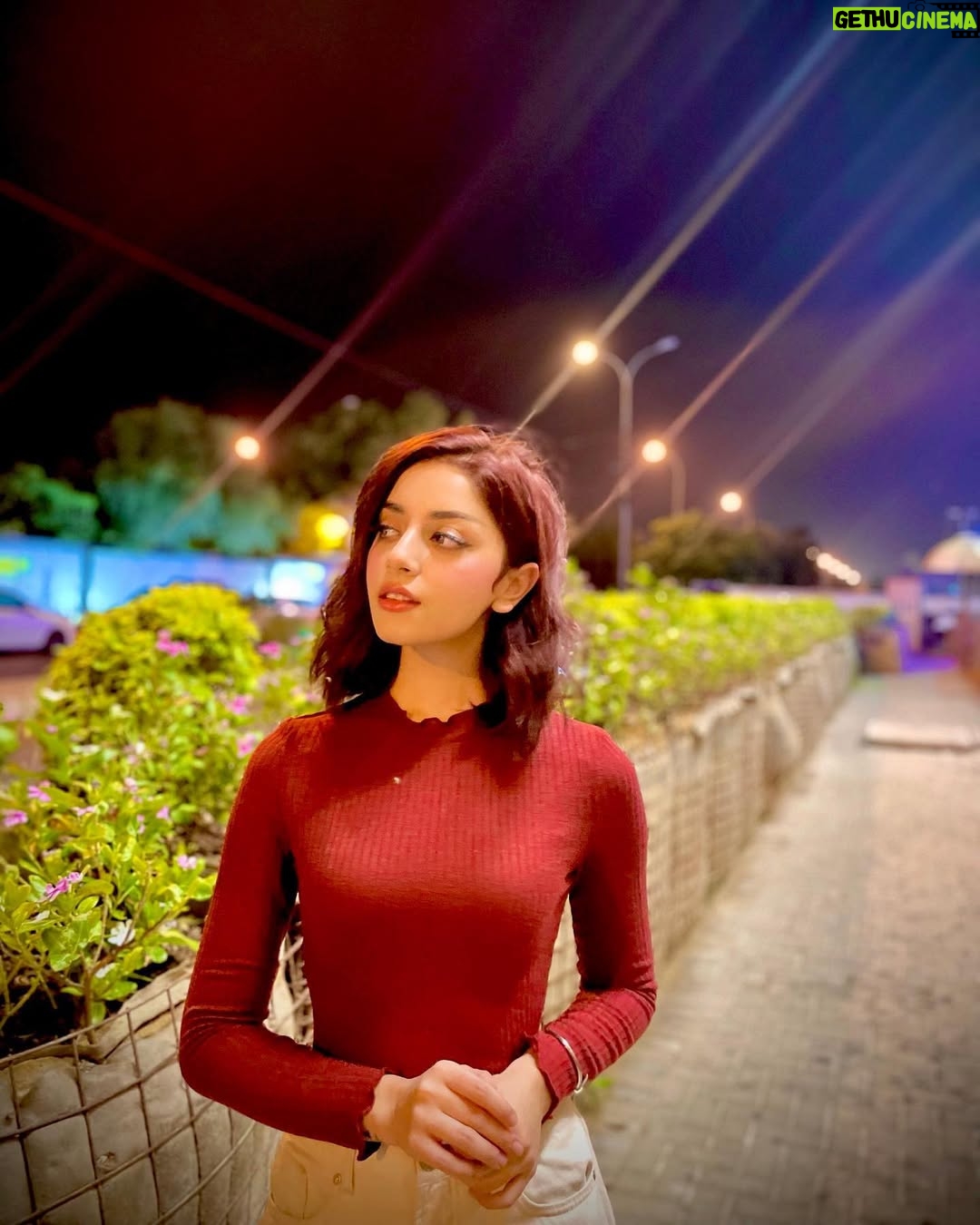 Alizeh Shah - 130.1K Likes - still blinding em ✨