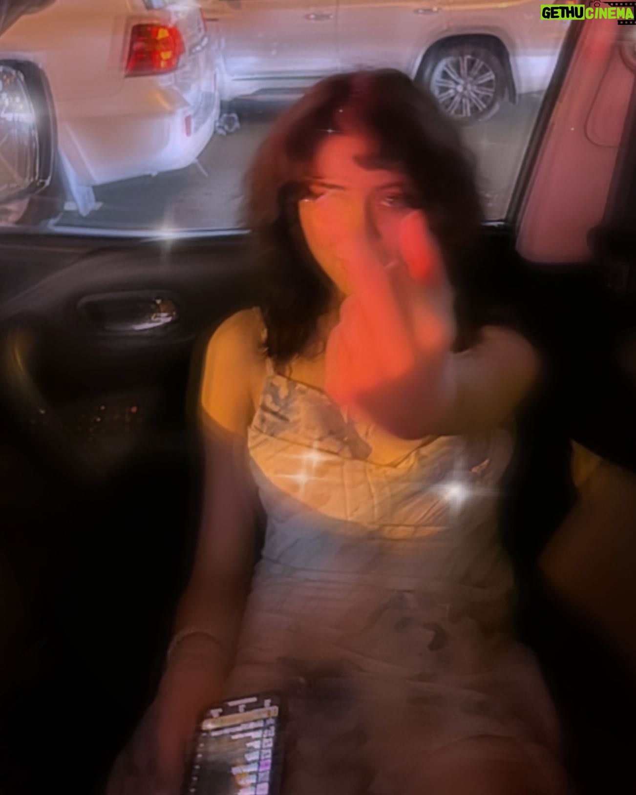 Alizeh Shah - 29.9K Likes - shouldve seen the signs 🥱