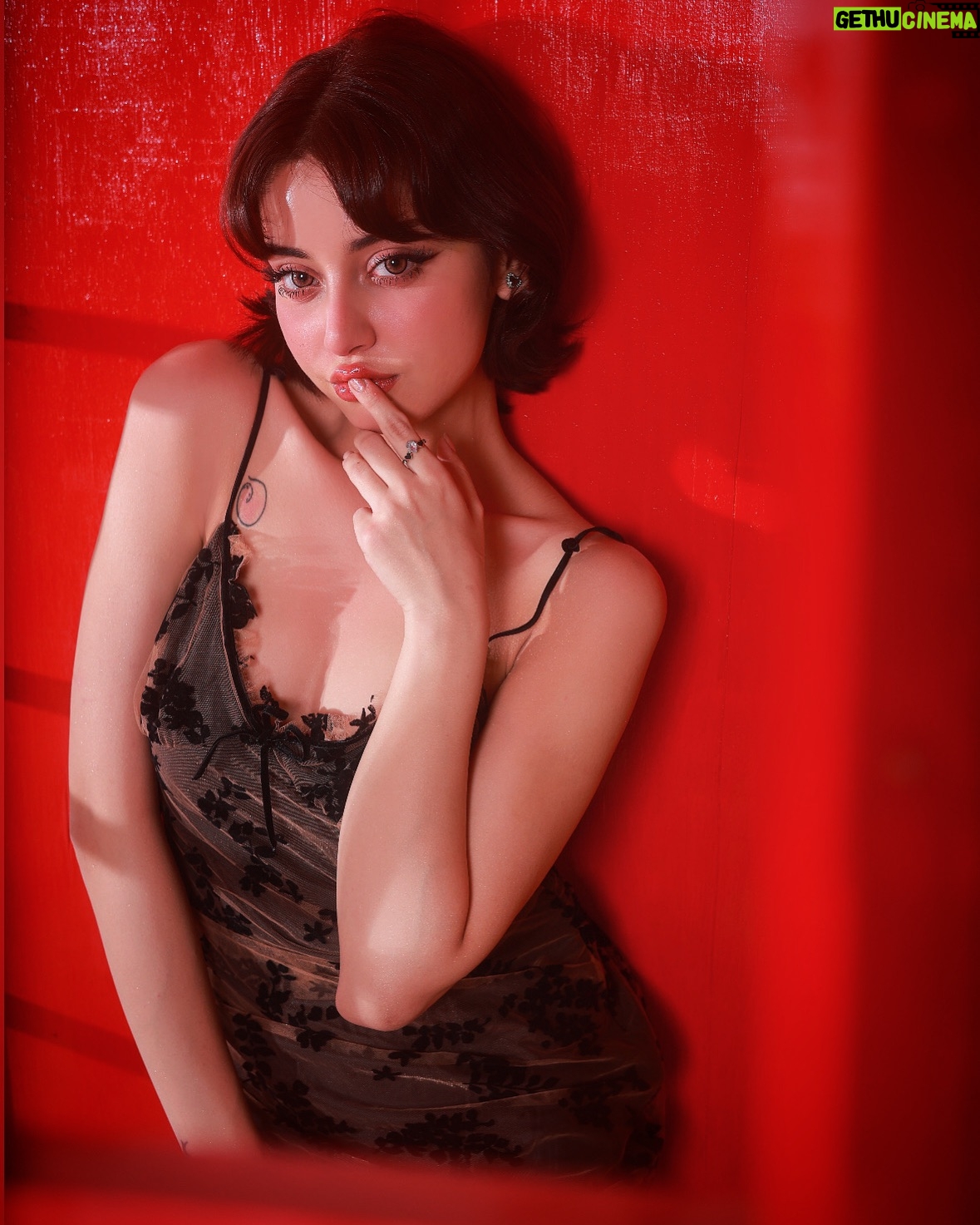 Alizeh Shah - 54.1K Likes - Belle