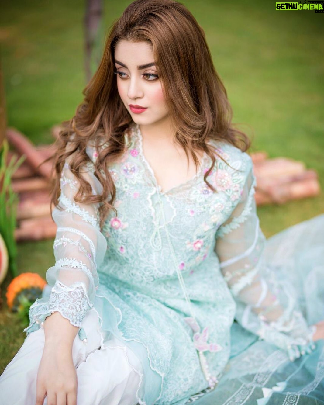 Alizeh Shah - 72.2K Likes - تم نے دیکھاہے فقط آنکھوں کو
تم مے آنکھوں میں کہاں دیکھا ہے .
.
.
.👗 @wardaqutubkhanofficial 📸 @mahasphotographyofficial