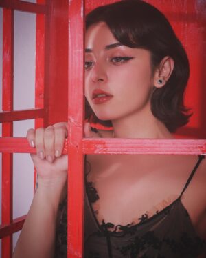 Alizeh Shah Instagram - Belle