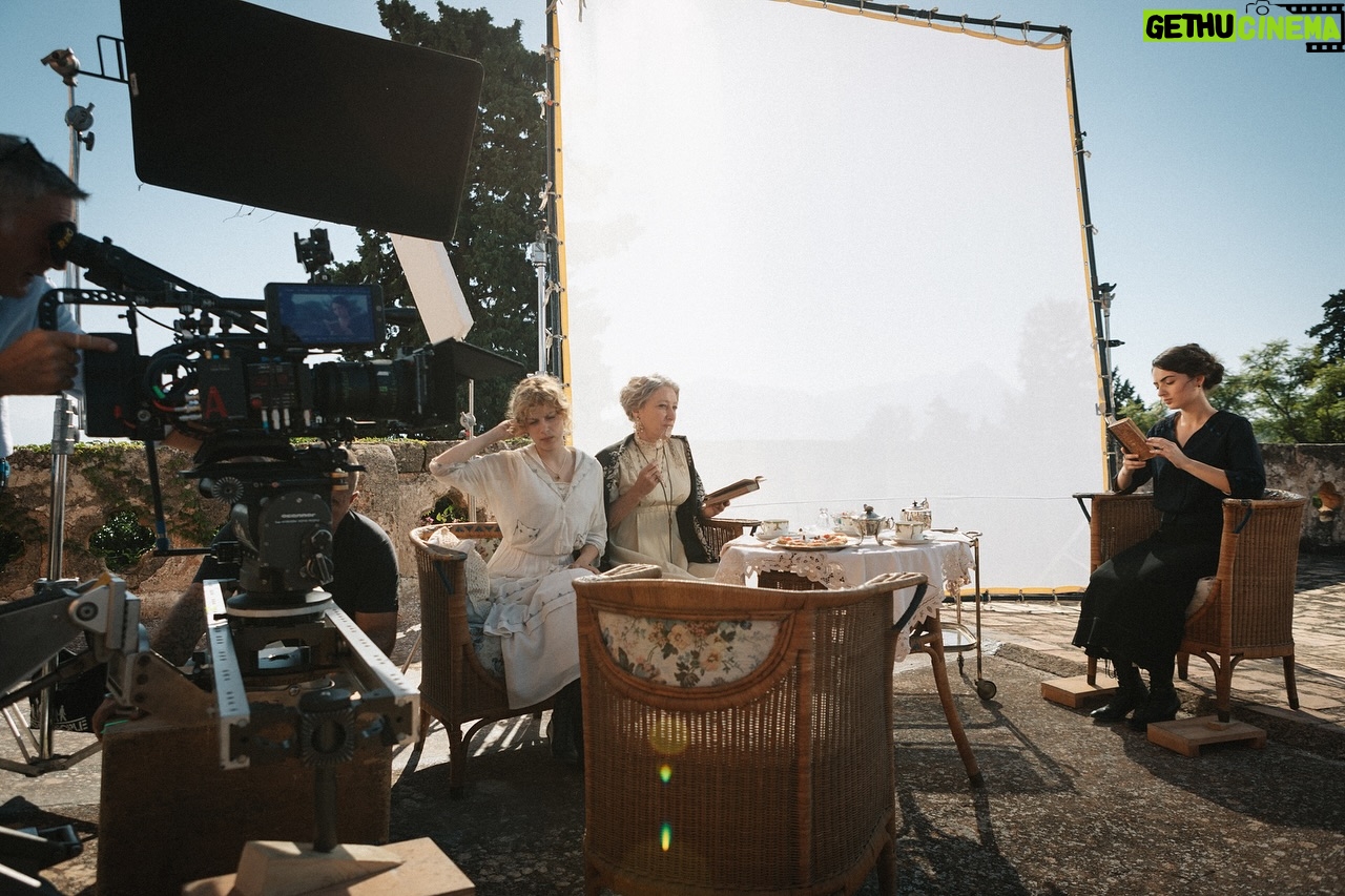 Alma Noce - 2.2K Likes - Momenti di Gioia…

L’Arte Della Gioia di Valeria Golino ❤️‍🔥
@skyitalia @nowtvit @htfilm 

Foto di @tonymartorelli

#SkyOriginal #ArteDellaGioia
