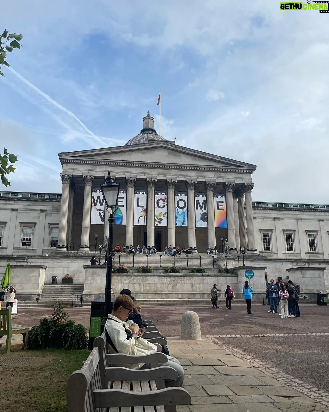 Alya Rohali - 5.2K Likes - Visiting @namiradjani’s campus @ucl on her first day kuliah .
Very nice campus di tengah kota . Enjoy being Londoners jan , belajar yang semangat ya and maksimalkan mendapatkan new experience .
Backsound single @namiradjani yang menemani perjalanan dia mulai dari apply kuliah, les dan tes IELTS sampai persiapan apply LPDP .