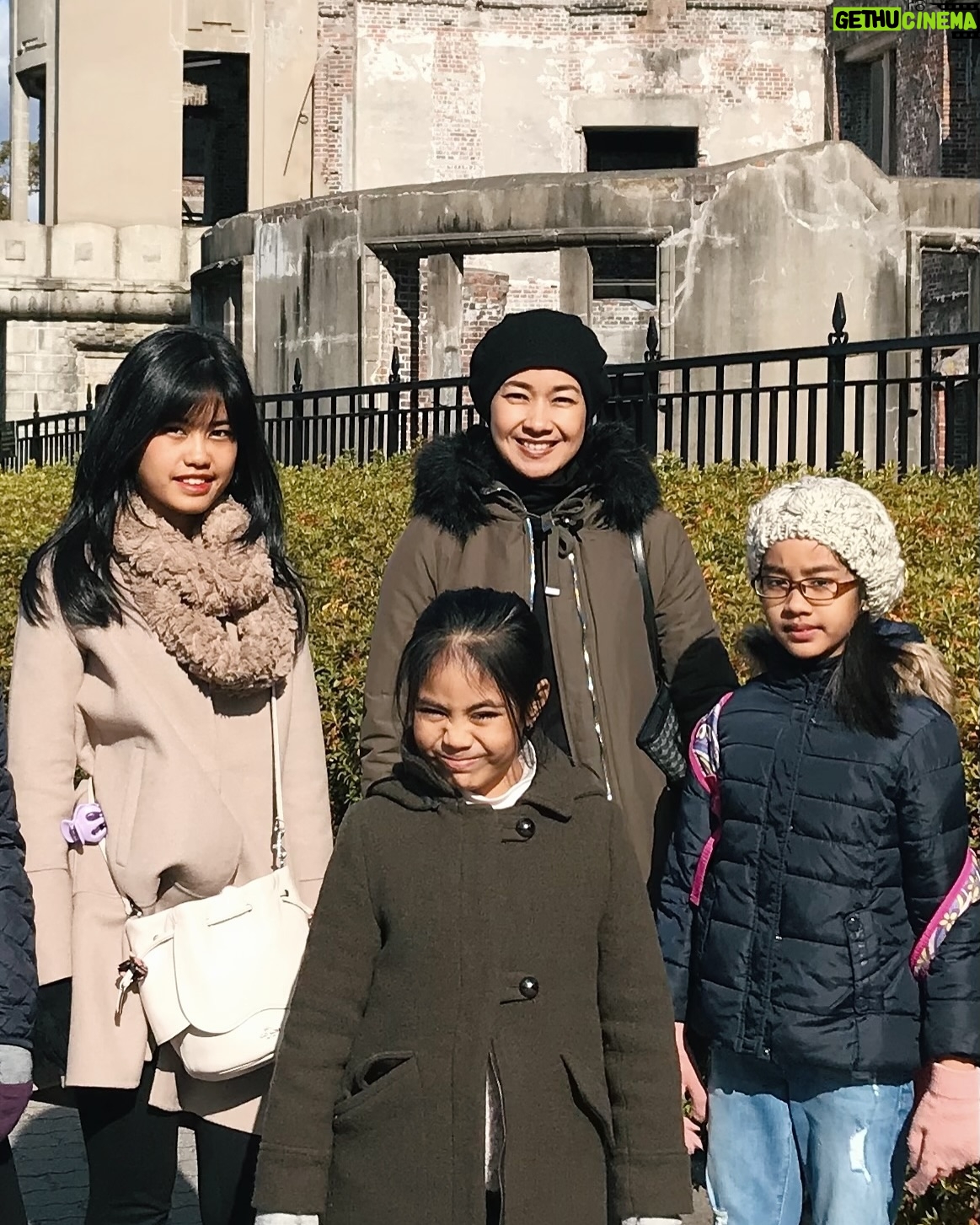 Alya Rohali - 4.5K Likes - Based on my experience , menjadi seorang ibu itu tidak cukup dengan teori . “Terjun langsung” jadi ibu , baru bisa dapet ilmu yang tepat . Banyak variabelnya jd seorang ibu yang baik, doesn’t apply for all , karena tiap anak spesial dan berbeda . Sikon tiap ibu juga beda . So, whether IRT, working mom, cesar mom, normal birth mom, full asi mom, mix asi sufor mom, … we are mothers , we are doing the best we can for our kids . Sometimes we make mistakes, being selfish, but we also make sacrifices regarding our kids. Most importantly, be a happy mom , coz when we are happy, the kids will be happy .
Selamat hari ibu utk semua ibu … ❤️❤️ jalanin aja sebaik2nya peran ini , don’t let other people judge you .
And for my girls , let’s be bestfriends for life , be with me when I’m old and weak . Some said your children are not your investment. For me , you are my investment for my afterlife . Coz your pray may save me .