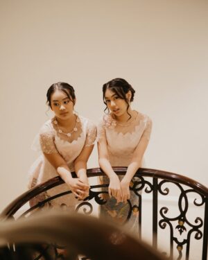 Alya Rohali Instagram - We are all happy for you, teteh … even for your sisters this is the day they’ve hoped for. 
#engagement

Kebaya mama dan adik2 by @chantik_boutique
Seserahan @seserahan_by_rosearbor 
Decorations @sejiwa.creation 
Venue @granmahakamhotel 
Organizer @pindyorganizer
