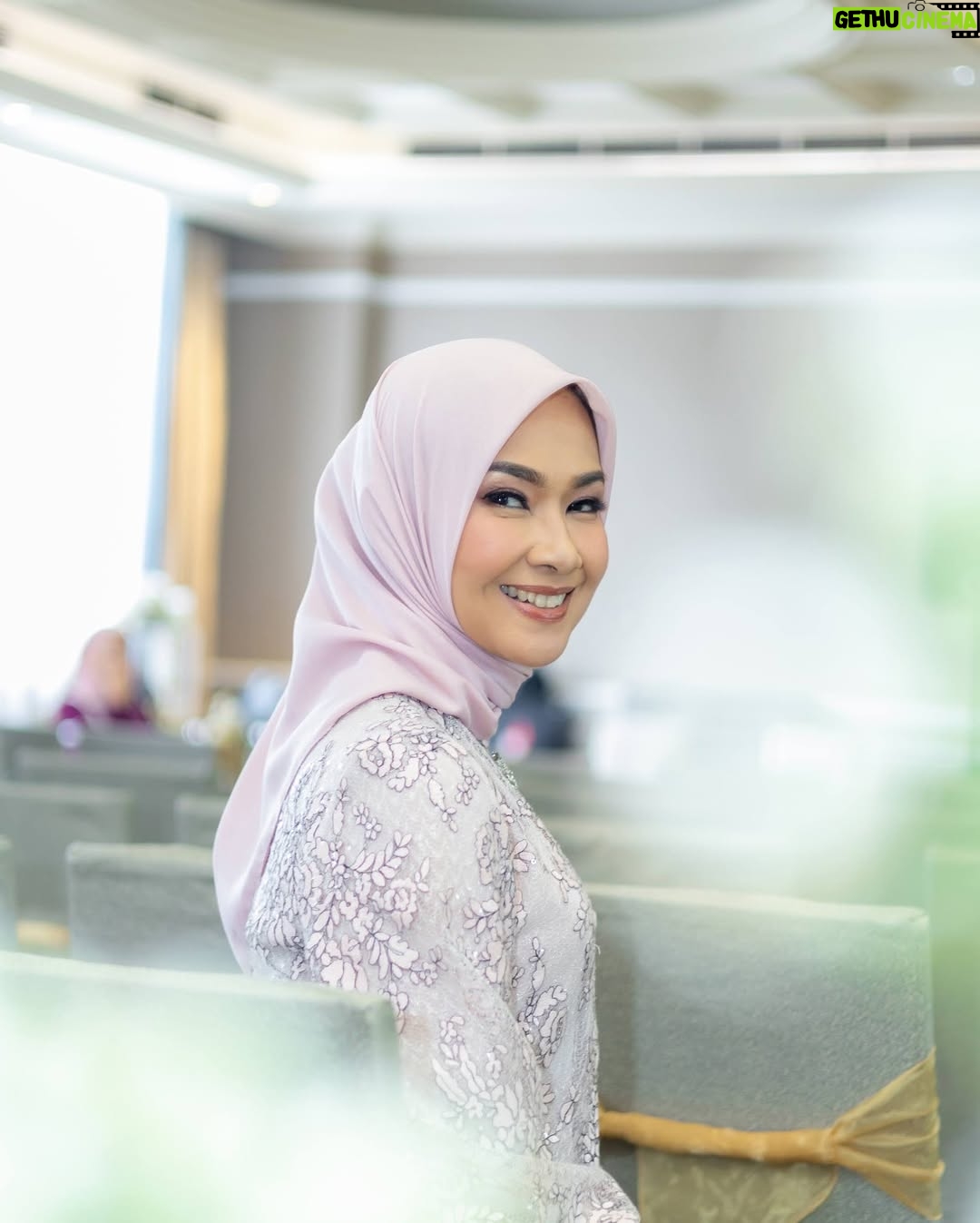 Alya Rohali - 11.2K Likes - We are all happy for you, teteh … even for your sisters this is the day they’ve hoped for.
#engagement
Kebaya mama dan adik2 by @chantik_boutique
Seserahan @seserahan_by_rosearbor
Decorations @sejiwa.creation
Venue @granmahakamhotel
Organizer @pindyorganizer