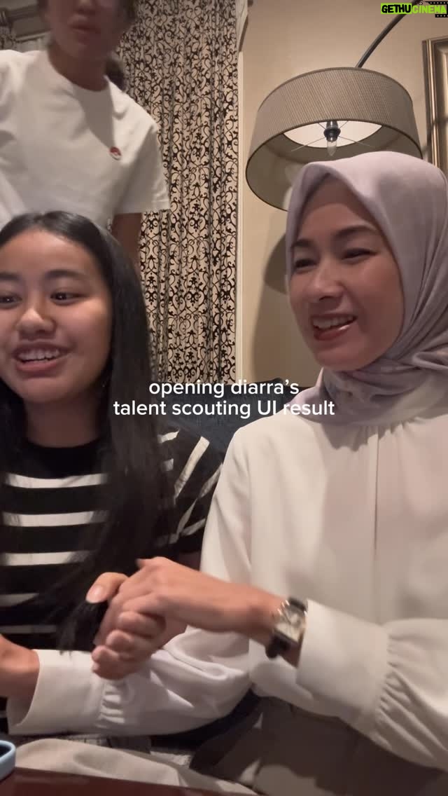 Alya Rohali - 16.2K Likes - Alhamdulillah Ya Allah … setelah seharian mama mules nunggu pengumuman hasil ini , akhirnya Allah kasih kabar gembira buat kami . Selamat Didi , your hard work paid off, you deserved this .
Terimakasih yang sdh turut mendoakan Diarra .
Eniiiiin this is for youuuu , bangun niiin , Diarra masuk UI!!
#talentscoutingui #komunikasiUI##fisipui #yellowjacket #universitasindonesia