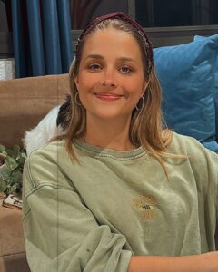 Actress Alyssa Snider HD Photos and Wallpapers March 2025