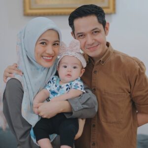 Alyssa Soebandono Instagram - Selamat 5 bulan, anak putrinya Ayah Bunda ♡

Masya Allah TabarakAllah. Allahumma Baariik.