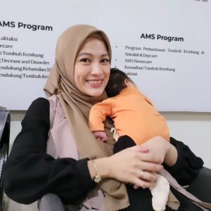 Alyssa Soebandono Instagram - Alhamdulillah 22 Mei 2024 tepat 1 bulan Aisyah Aulia lahir,. Ma Syaa Allah Tabarakallah
.
Semoga Allah ta'ala senantiasa memberikan kesehatan dan kemudahan untuk para orangtua dimanapun berada, aamiin Ya Rabb
.
#masyaallahtabarakallah
#parenting
