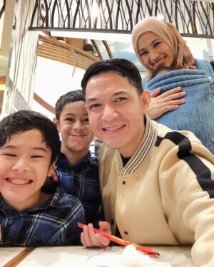 Alyssa Soebandono Instagram - Ma syaa Allah Tabarakallah, Happy weekend semua
Semoga Allah Ta’ala jaga dan berkahi kita semua, aamiin ya Rabb
.
.
#masyaallahtabarakallah 
#weekend