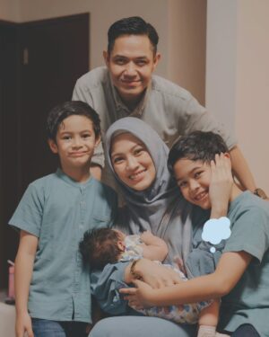 Alyssa Soebandono Instagram - Dunia dan rumahku ♡

Allahumma Baarik.