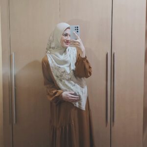 Alyssa Soebandono Instagram - This journey may not be easy, but it will certainly be worth it ♡

Allahumma barik.

#36WeeksPregnant