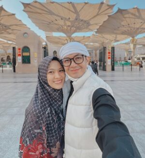 Alyssa Soebandono Instagram - In the city of love with the loved one ♡

Allahumma Baarik.