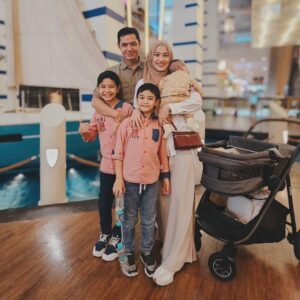 Alyssa Soebandono Instagram - Mereka... adalah rumahku ♡

Masya Allah. Allahumma Baarik.