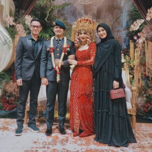 Alyssa Soebandono Instagram - About last night with my  1 ♡

Happy wedding, Febby & Ajat. Semoga senantiasa penuh berkah, bahagia, dan Allah jaga selalu untuk membangun keluarga yang sakinah mawaddah warahmah.

Aamiin Allahumma Aamiin.