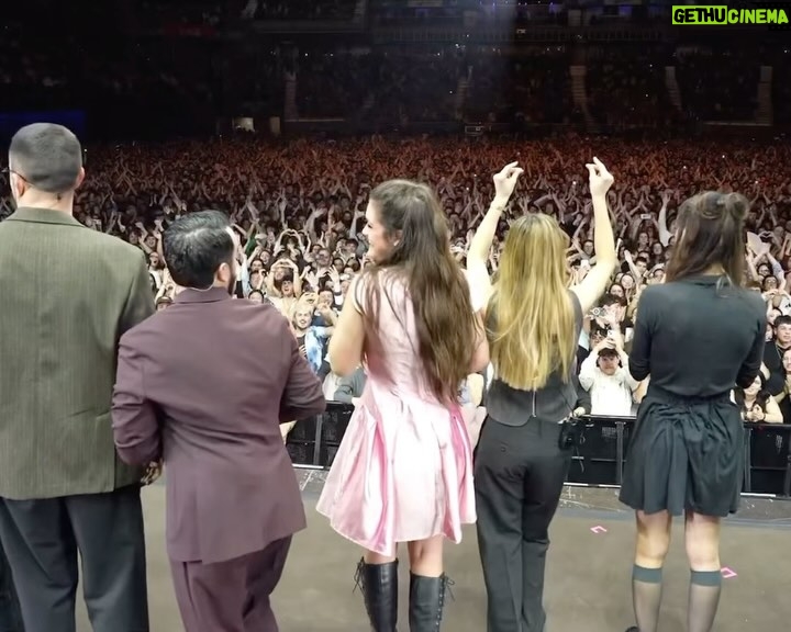Amaia Romero - 90.9K Likes - todavía estoy asimilando lo que ha pasado este fin de semana en el sant jordi club y en el movistar arena uffff😭😭😭 estoy muy contenta y agradecida con todo el público que estuvisteis ahí y con todo el equipo increíble que ha creado esto conmigo🥹🥹🥹🥹🥹🥹🥹🥹🥹🥹 gracias gracias gracias OS QUIEROOOOOOO
dirección creativa @daniel____2000
dirección musical @vmartinez.v
escenografía @eevgzz
dirección de vestuario y estilismo @andrearamil
diseño de mi vestuario @inesfolch
maquillaje y peluquería @vicentguijarro
coreografía @ouinaohr
iluminación @sergipratt
hermanager @javierromer
banda @luismartinez_music @anika__anika__anika @zazo0000 @peterpartypizza @abril_drums
@alberttrombone
@tarquim.music
@greghollis.music
@alvar.jazz
@chsunier_
coro @tallerdemusics @claralunamusic
técnico de sonido @acarreteros
técnico monitores @bernatoliveras
técnico secuencias @perequilez
tour manager @amadojulieta_
stage manager @somsantacreu
programador luces @borja416
maquinista @cartonzico
producción @menosquecero
técnica vocal @montsefrancovocalcoach
backliner @frangarbuglia
videógrafa @mercixula
visuales @datvision_studio
realización @furious_content
estilismo orquesta: @thehalconmaltes