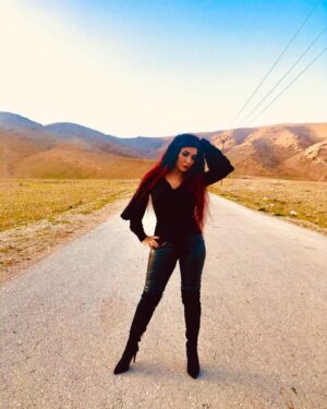 Amal Arafa Instagram - 🖤
#سماهر #ميرامار #شارع_شيكاغو #أمل_عرفة