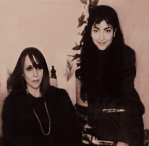 Amal Arafa Instagram - وحدن بيبقوا... وبصوتها كل الدنيا ❤️
#old_but_gold #amalarafa #feyrouz #blackandwhite 
#أمل_عرفة #فيروز #الزمن_الجميل