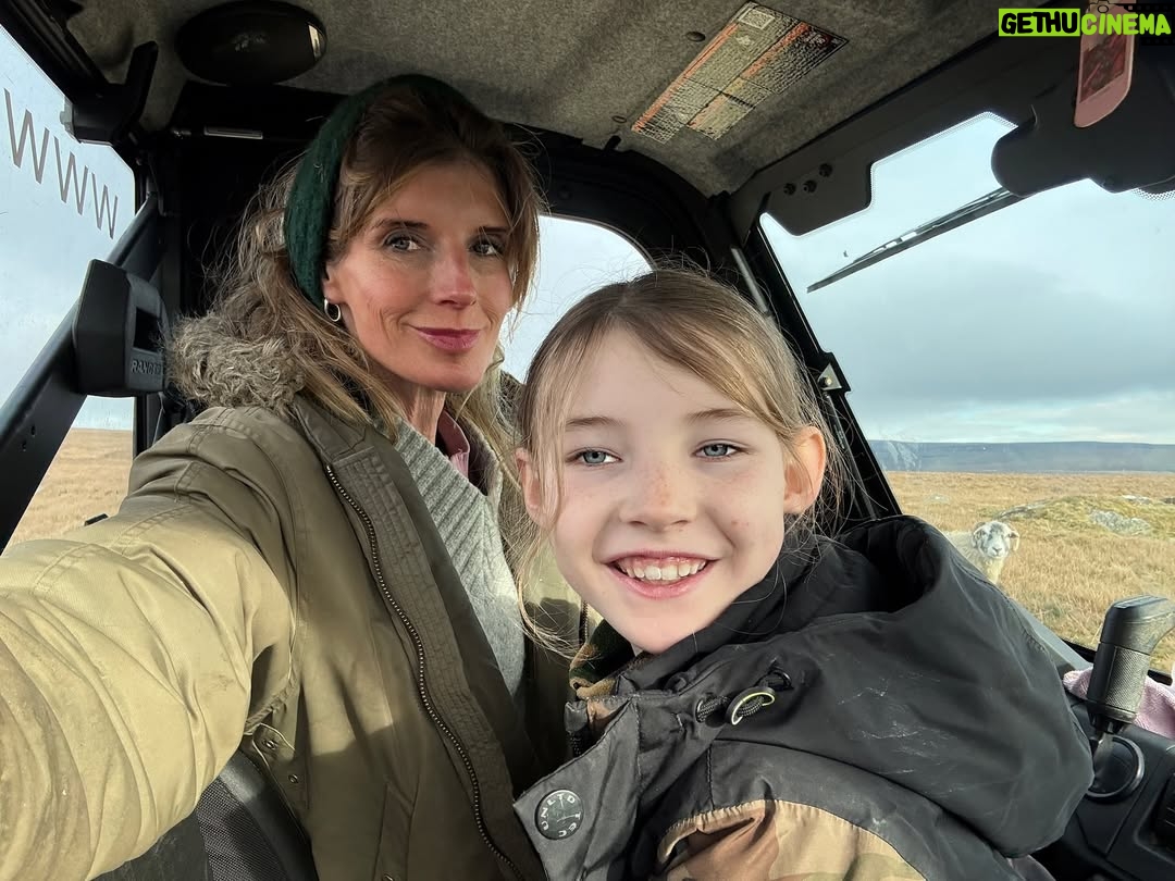 Amanda Owen - 23.1K Likes - π¬πSame π© to deal with but different company. ππ¬
They are absolute rays of sunshine π as we go forth headlong into the rain, wind, sleet and snow or whatever life throws in our direction. π§οΈ π¨ βοΈ #resilience #strength #positivity #yorkshire #weather #farm #shepherdess #countryside #adversity #triumph