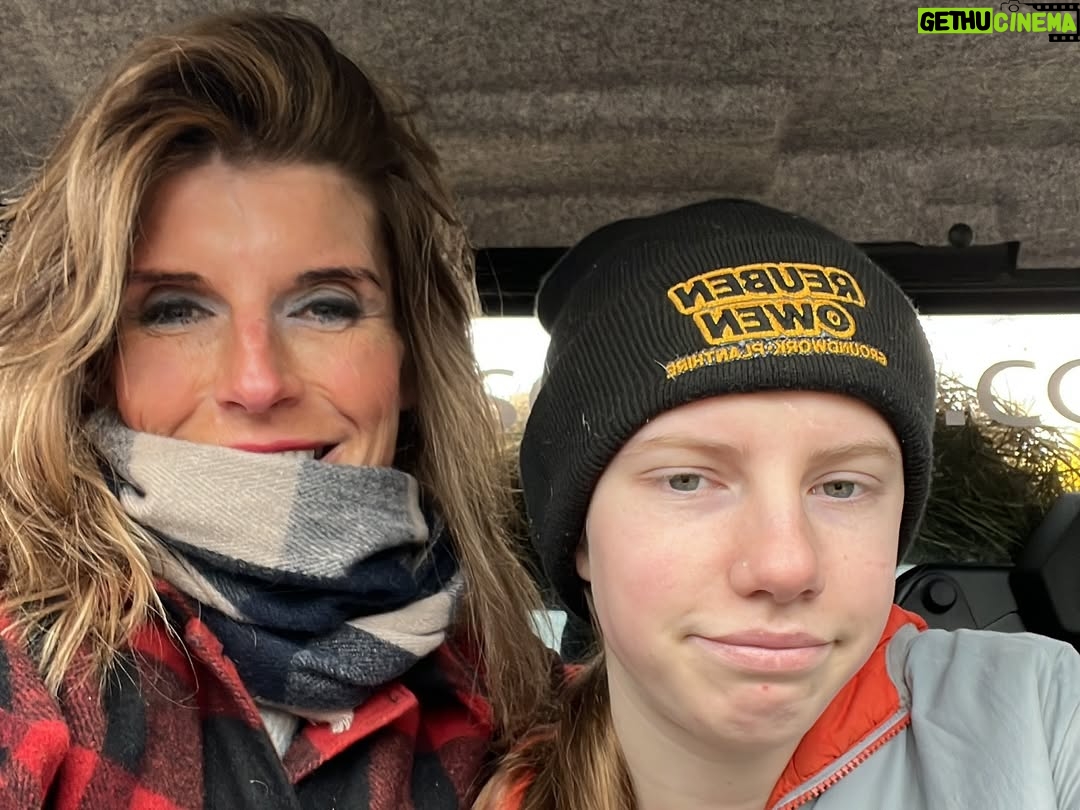 Amanda Owen - 23.1K Likes - π¬πSame π© to deal with but different company. ππ¬
They are absolute rays of sunshine π as we go forth headlong into the rain, wind, sleet and snow or whatever life throws in our direction. π§οΈ π¨ βοΈ #resilience #strength #positivity #yorkshire #weather #farm #shepherdess #countryside #adversity #triumph