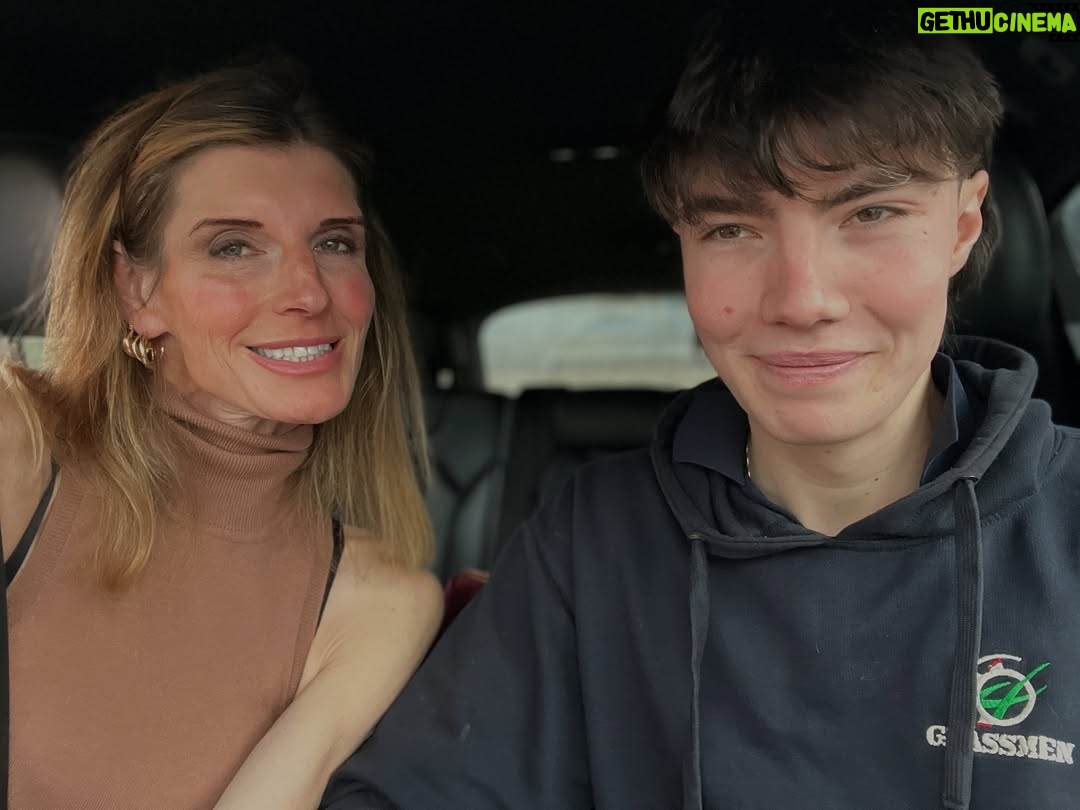 Amanda Owen - 23.1K Likes - π¬πSame π© to deal with but different company. ππ¬
They are absolute rays of sunshine π as we go forth headlong into the rain, wind, sleet and snow or whatever life throws in our direction. π§οΈ π¨ βοΈ #resilience #strength #positivity #yorkshire #weather #farm #shepherdess #countryside #adversity #triumph
