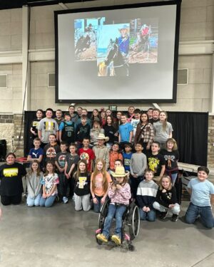 Amberley Snyder Instagram - 🎤 Just some speaking pics with cool people 🎤

#amberleysnyder #walkriderodeo #motivationalspeaker 
❤️ @purinaperformancehorse 
❤️ @cinchjeans 
❤️ @redmondequine 
❤️ @officialharttrailer
❤️ @signaturequarters 
❤️ @_classicequine 
❤️ @bemerhorseset 
❤️ @summit_animalhealth 
❤️ Mccollee land & Livestock 
❤️ @farnamhorse / @purishield 
❤️ southvalleyequinehospital
❤️ @americanhatco 
❤️ @montana.silversmiths
❤️ @silverliningherbs 
❤️ @equstreamz