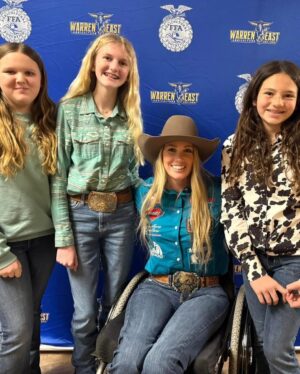 Amberley Snyder Instagram - 🎤 Just some speaking pics with cool people 🎤

#amberleysnyder #walkriderodeo #motivationalspeaker 
❤️ @purinaperformancehorse 
❤️ @cinchjeans 
❤️ @redmondequine 
❤️ @officialharttrailer
❤️ @signaturequarters 
❤️ @_classicequine 
❤️ @bemerhorseset 
❤️ @summit_animalhealth 
❤️ Mccollee land & Livestock 
❤️ @farnamhorse / @purishield 
❤️ southvalleyequinehospital
❤️ @americanhatco 
❤️ @montana.silversmiths
❤️ @silverliningherbs 
❤️ @equstreamz