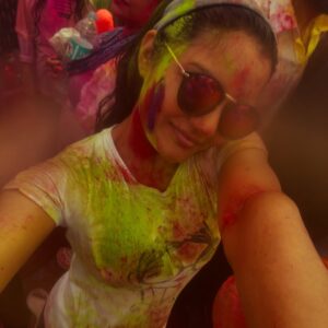 Ambika Vani Instagram - Happy Holiiiiiii ✨❤️

#happyholi #holi #mumbai #celebrationsportsclub #festival