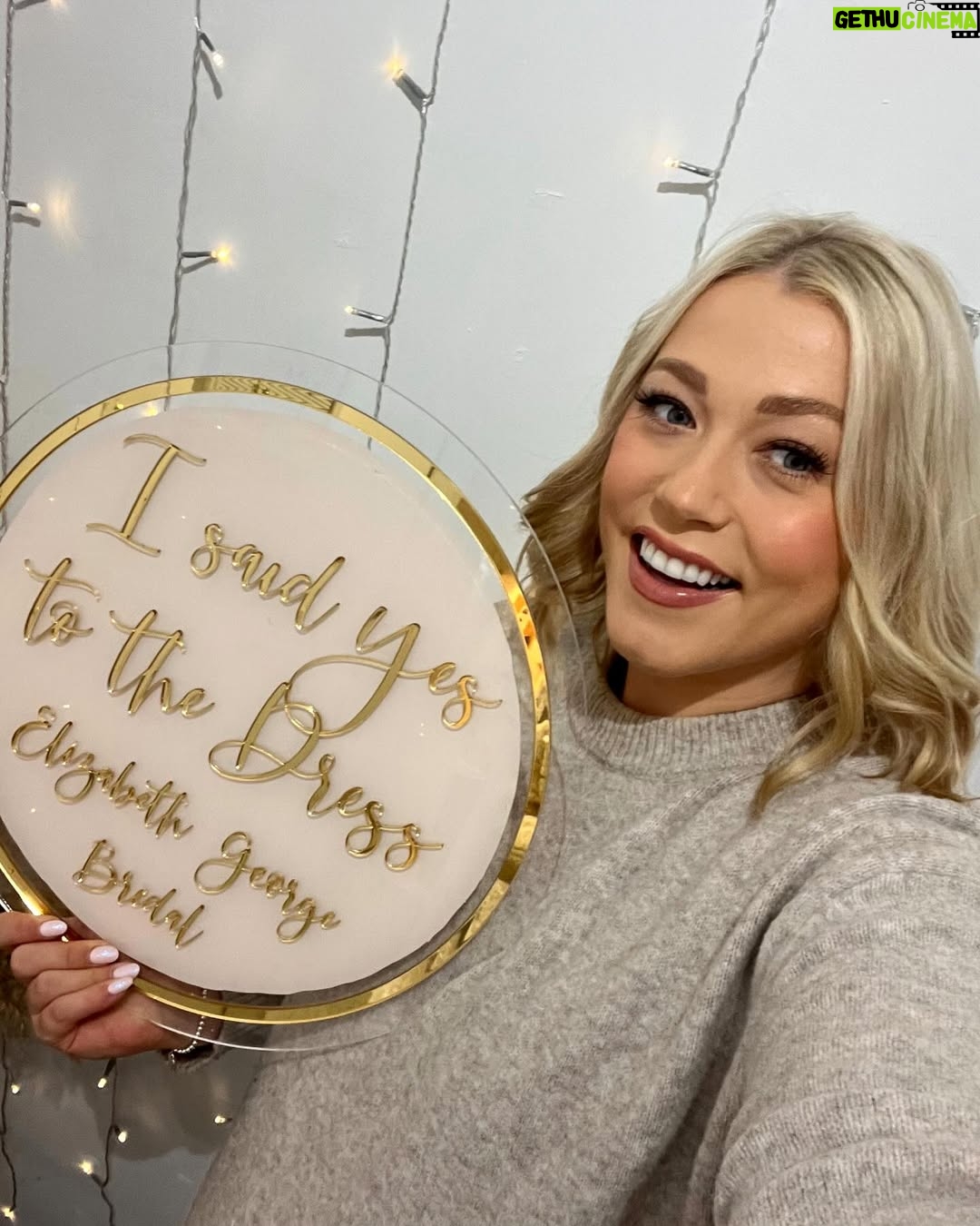Amelia Lily - 3.3K Likes - I SAID YES TO THE DRESS 🥹🤍
Something I never thought I’d get the chance to say or do! I’ve found my wedding dress and It’s everything I could have ever imagined and more 🥹🤍