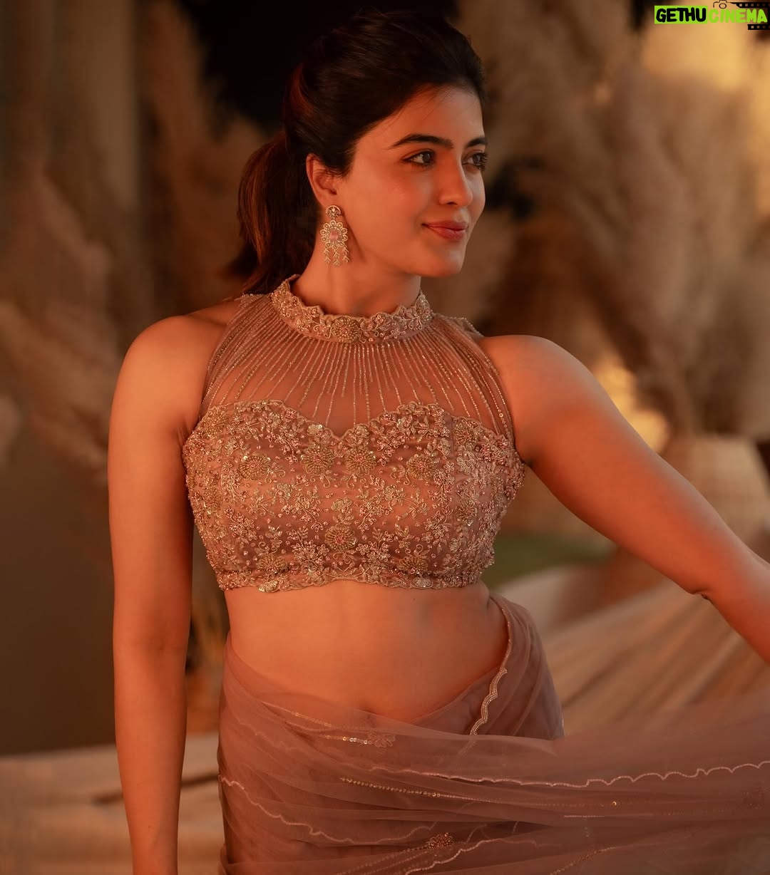Amritha Aiyer - 280.6K Likes - Just a little Chuttamalle feels 🥰
.
📸 - @irst_photography
Makeup - @jiyamakeupartistry @mani_stylist_