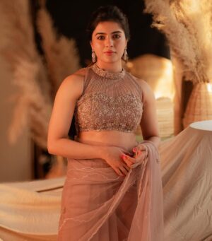 Amritha Aiyer Instagram - Just a little Chuttamalle feels 🥰 
.

📸 - @irst_photography 
 Makeup - @jiyamakeupartistry @mani_stylist_