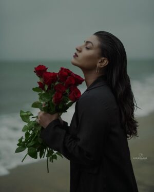 Amrutha Saju Instagram - La vie en rose🌹

📸 @kunjippaaru 
Special thanks to @kedarhist_