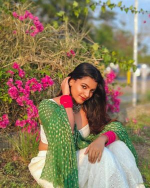 Amrutha Saju Instagram - Messy hair, colorful face, and a heart full of happiness! 🌟🎨 #holihai

📸 @kedarhist_