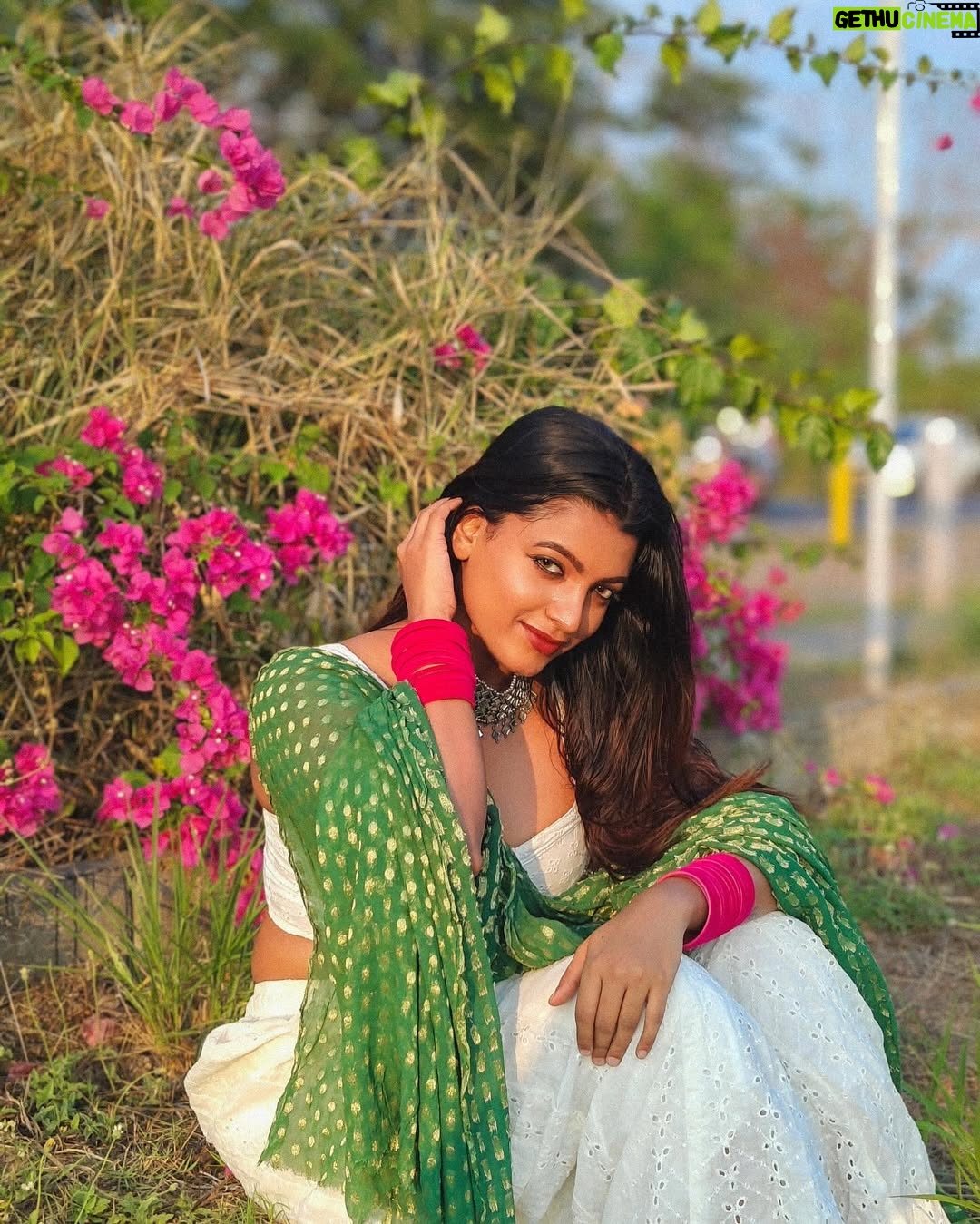 Amrutha Saju - 9.4K Likes - Messy hair, colorful face, and a heart full of happiness! 🌟🎨 #holihai
📸 @kedarhist_