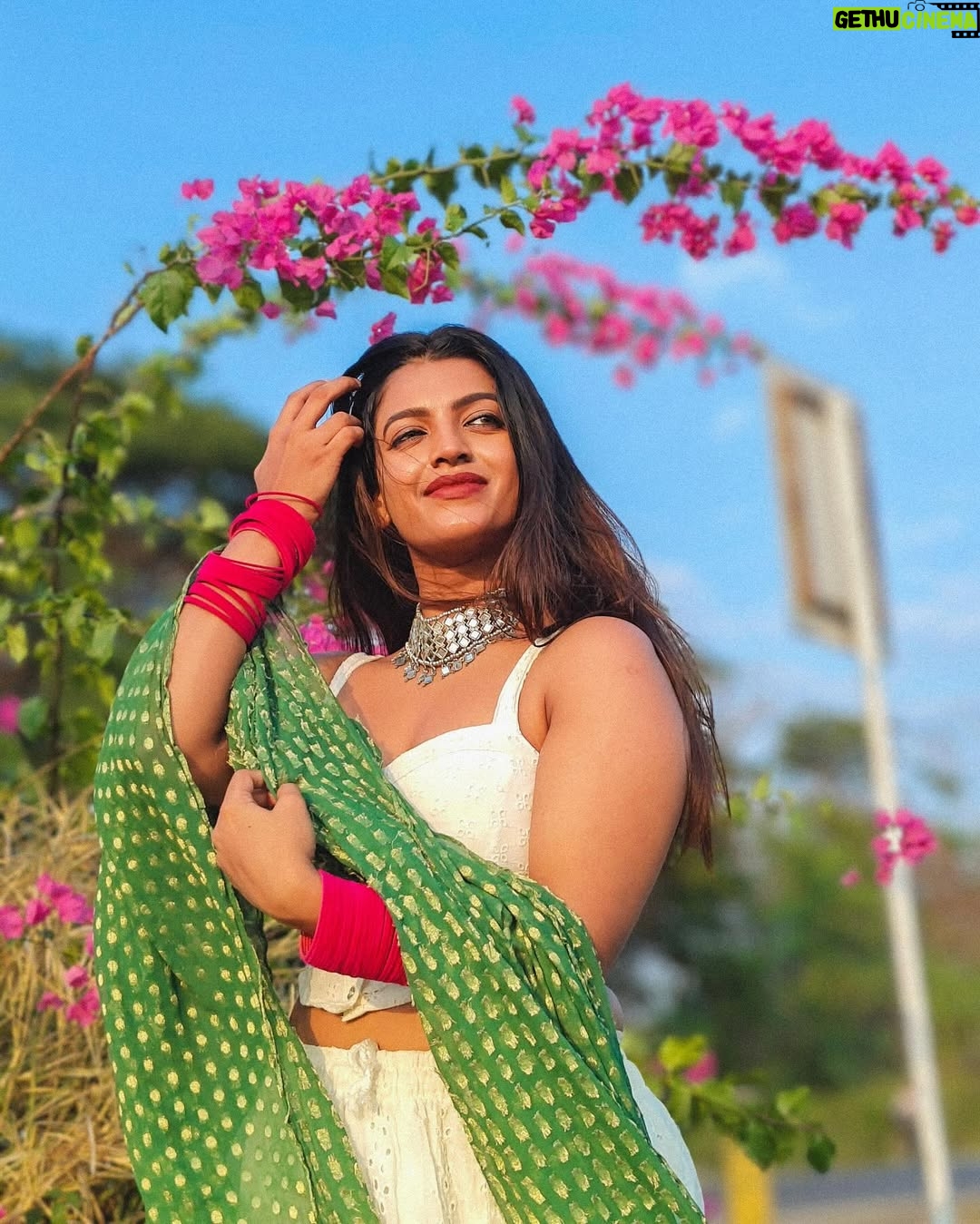 Amrutha Saju - 9.4K Likes - Messy hair, colorful face, and a heart full of happiness! 🌟🎨 #holihai
📸 @kedarhist_