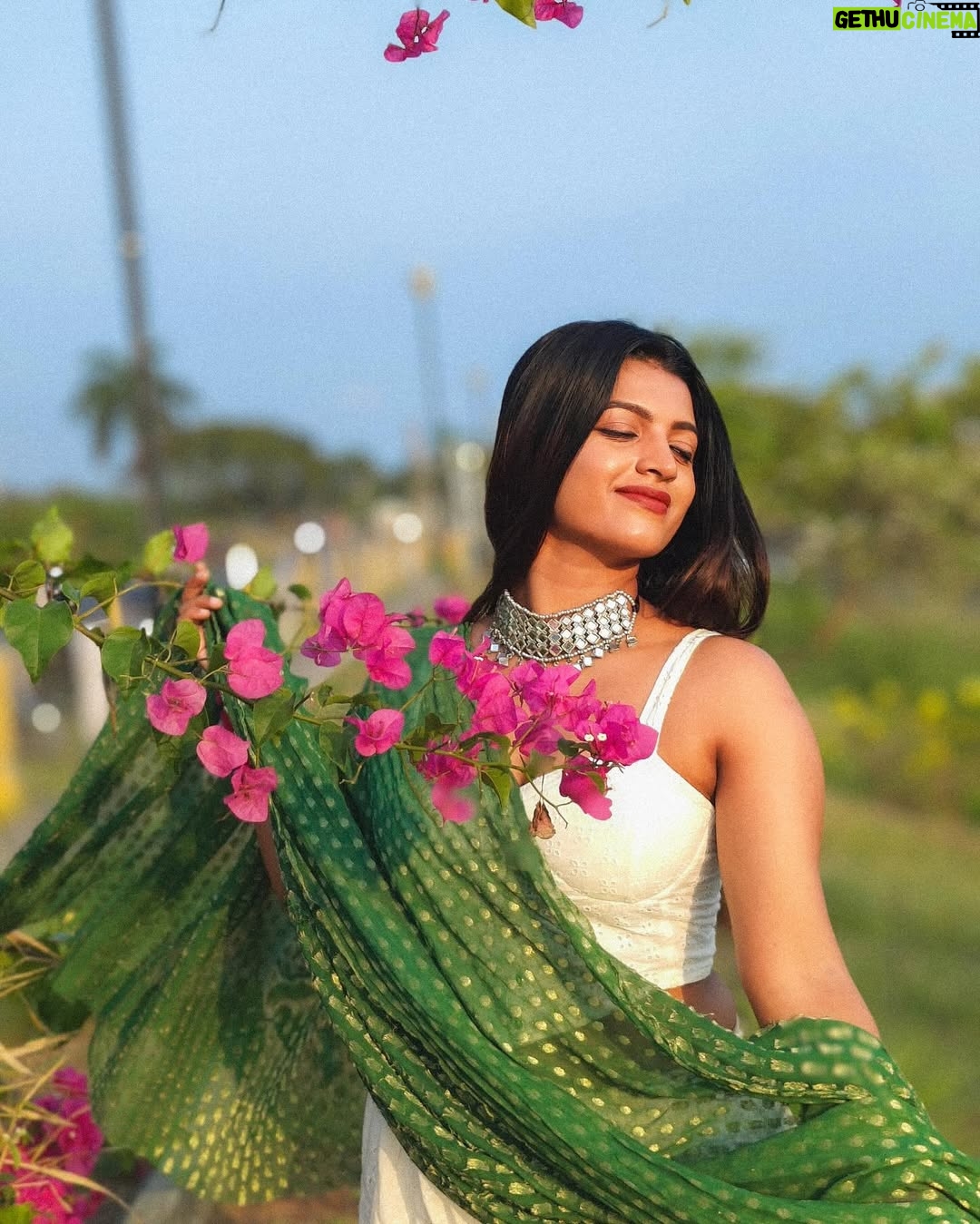 Amrutha Saju - 9.4K Likes - Messy hair, colorful face, and a heart full of happiness! 🌟🎨 #holihai
📸 @kedarhist_