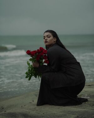 Amrutha Saju Instagram - La vie en rose🌹

📸 @kunjippaaru 
Special thanks to @kedarhist_