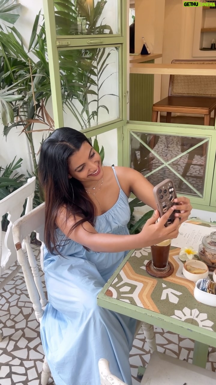Amrutha Saju - 26.4K Likes - I had an amazing date with my best friend 🫣! But remember, the most important thing is to take care of yourself, especially in this sunny weather. So, don’t forget to carry your sunscreen (mine’s @aqualogica.in ) wherever you go. And hey, apart from falling for someone, make sure you fall for yourself first! 😌😂