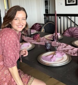 Amy Acker Instagram - Can’t wait for all the dinner parties we’re going to have with our new @transformertable! It comes in so many finishes and styles- I’ve been eyeing them all for a while now! Love the round one too! And @transformertable is having a Spring Cleaning promo starting March 5th! With exclusive discounts based on your purchase amount. Also can get an addition discount with the code AMY100. #transformertablepartner